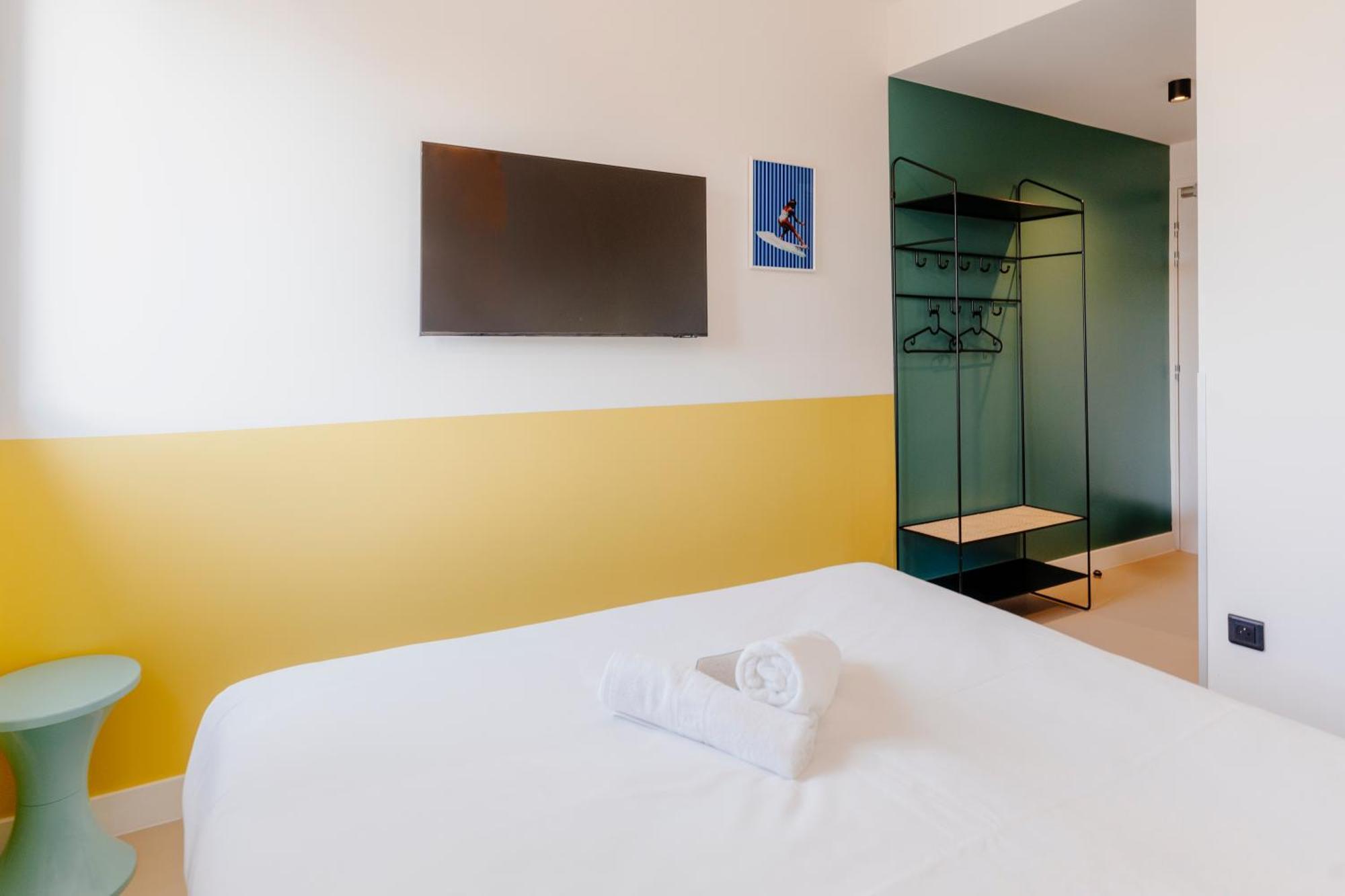 The People Caen Hotell Exteriör bild